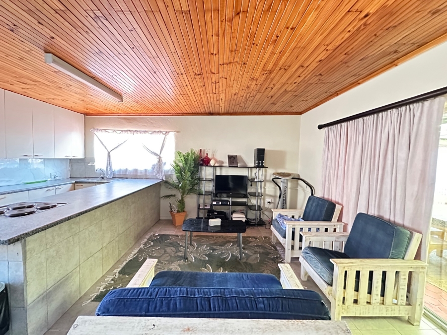 6 Bedroom Property for Sale in Heiderand Western Cape